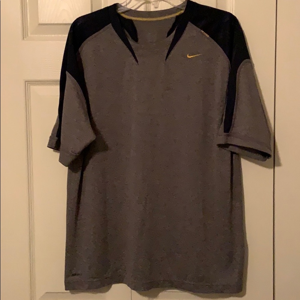 Nike men’s top size XL